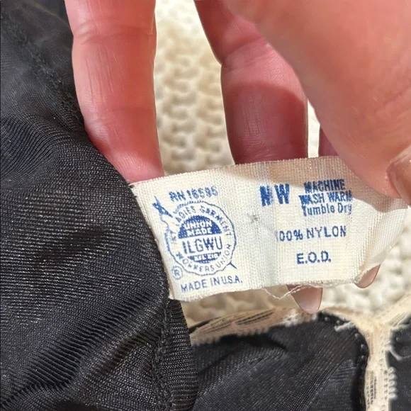 🌹Vintage Union Made Flair Black Chemise with Cream Lace🌹 - Picture 3 of 7